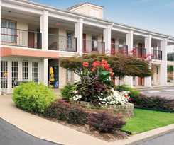Hotel Super 8 By Wyndham Garner/clayton/raleigh