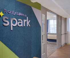 Hotel Spark by Hilton Rochester University Area