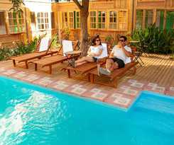 Hotel Parr&oacute;n De Colores