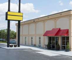 Hotel Super 8 By Wyndham Greensboro