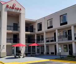 Hotel Clarion Pointe - Greensboro Coliseum Area