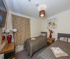 Hostal Riverside Hotel Bed and Breakfast