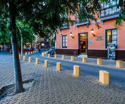 Patio De La Alameda