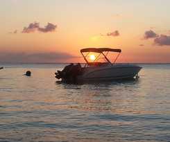 Hotel Krishangel Beach Apartment