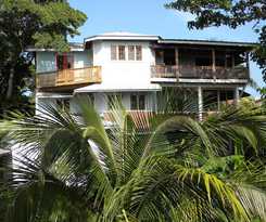 Mariposa Lodge