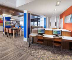 HOLIDAY INN EXPRESS AND SUITES EAST PEORIA - RIVER