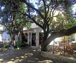 Hotel Le Petit Manoir