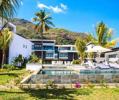 Hotel Latitude Luxury Seafront Apartments