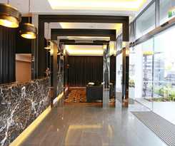 Hotel Alex Perry and Apartments