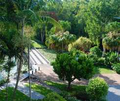 Hotel Sanctuary Palm Cove