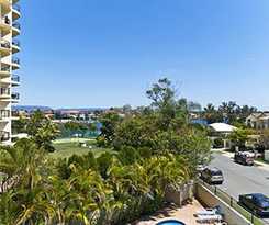 Budds Beach Apartments
