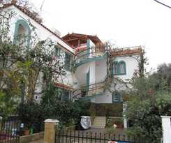  VILLA CONTESSA APARTMENTS