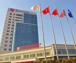 Hotel Ramada by Wyndham Linyi North 