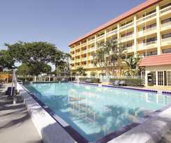 La Quinta Inn & Suites by Wyndham Coral Springs Univ Dr