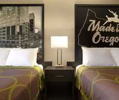 Super 8 By Wyndham Portland Airport