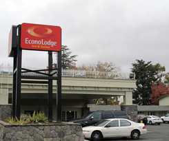 Econo Lodge Inn and Suites Central