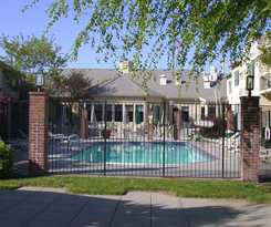 Days Inn and Suites Omaha