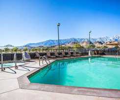 Hotel Quality Inn Lone Pine near Mount Whitney 