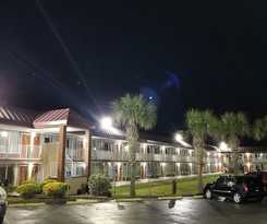 Hotel Days Inn and Suites By Wyndham Charleston Airport West