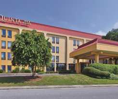 La Quinta Inn and Suites By Wyndham Charleston Riverview