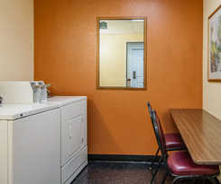 Hotel Quality Inn and Suites Medford Airport