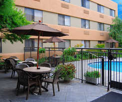 Hotel Oxford Suites Redding