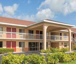 Howard Johnson By Wyndham Vero Beach/i-95