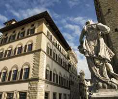 Boutique Antica Torre Di Via Tornabuoni 1