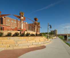 Hotel Drury Plaza Broadview - Wichita