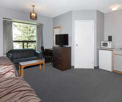 Hotel Super 8 By Wyndham Mt Hope Hamilton Intl Arpt On