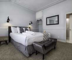 Hotel Hounds Tooth Inn