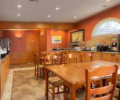 Days Inn By Wyndham Kill Devil Hills Oceanfront - Wilbur