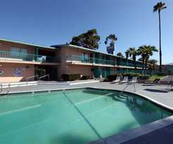 Best Inn & Suites