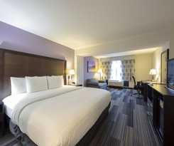 La Quinta Inn & Suites by Wyndham Springfield Airport Plaza