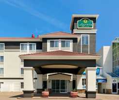  La Quinta Inn and Suites by Wyndham at WaTiki Waterpark