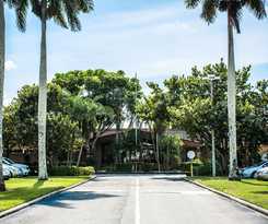 Quality Inn & Suites Golf Resort