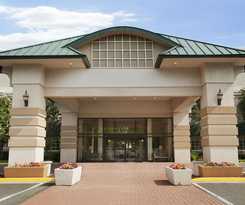 Hotel Fredericksburg Hospitality House And Conference Ce