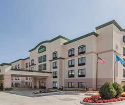  La Quinta Inn & Suites by Wyndham Tulsa Midtown