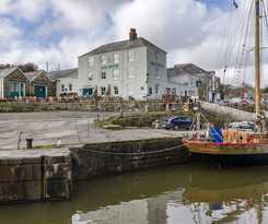 Pier House