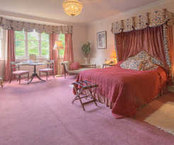 Hotel The Farmhouse At Redcoats Restaurant and