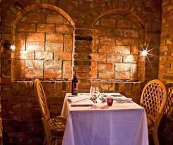 Hotel The Cedars and Restaurant