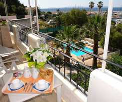  Auberge De La Calanque