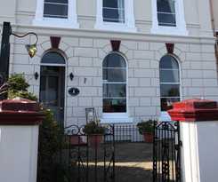 Hotel Lynton House