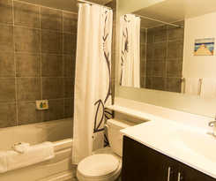 Maplewood Suites - Square One