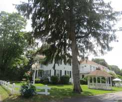 Shoreway Acres Inn and Cape Cod Lodging
