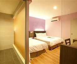 Hotel Ciq, Lumba Kuda