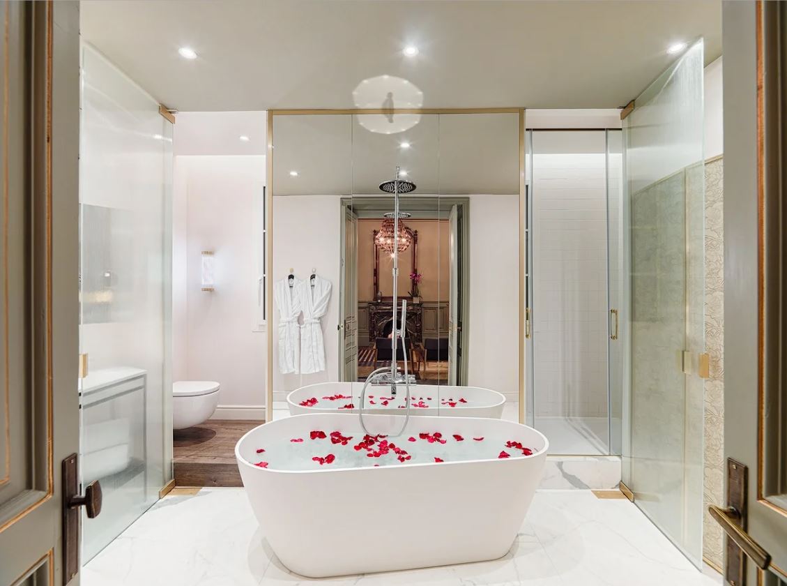 Suite Condal del hotel H10 Casa Mimosa. Foto 2