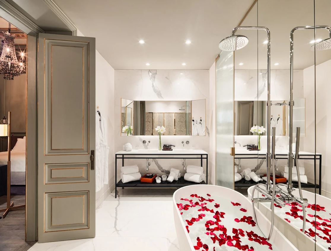 Suite Condal del hotel H10 Casa Mimosa. Foto 4