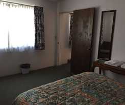 Hotel Sis Q Inn