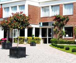 Hotel Hôtel - Restaurant Le Clos Des Cèdres